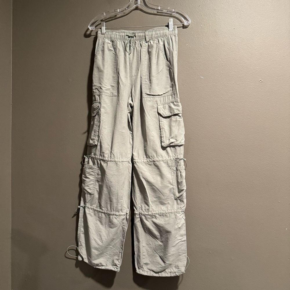 Aeropostale Light Gray Parachute Cargo Pants size XS